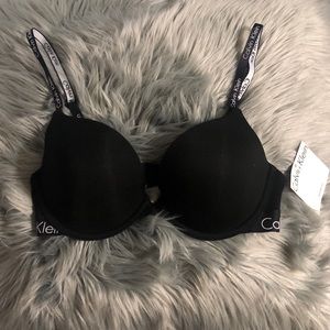 Calvin Klein bra black 34C natural lift
